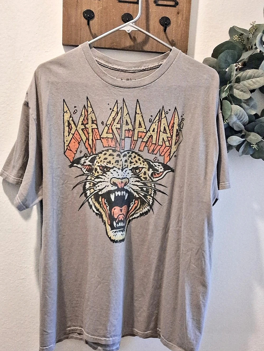 Def Leppard Leopard Graphic Tee Gray & Orange Medium